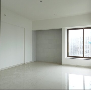 Room in 3 BHK Apartment at Runwal Zenith, Balkum Pada – for Sale
