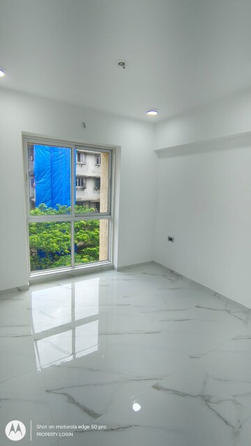 Room in 3 BHK Apartment at Nahar Amaryllis Towers and Plaza, Chandivali – for Rent