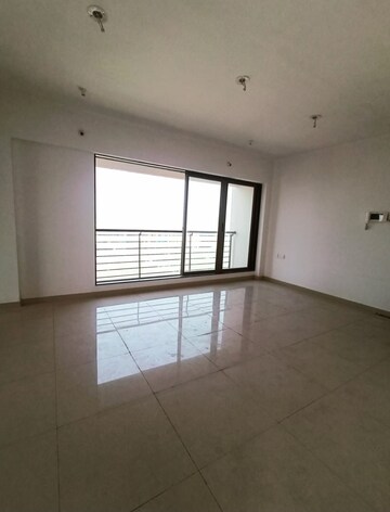 Room in 2 BHK Apartment at Runwal Eirene, Balkum Pada – for Sale