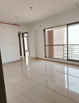 Room in 2 BHK Apartment at Runwal Eirene, Balkum Pada – for Sale