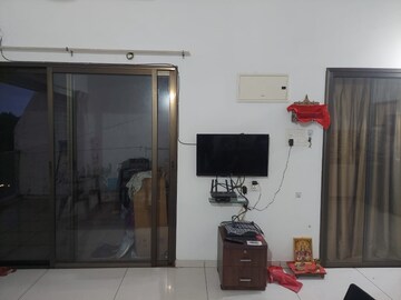 Room in 1 BHK Apartment at Kadamba Plateau – for Rent