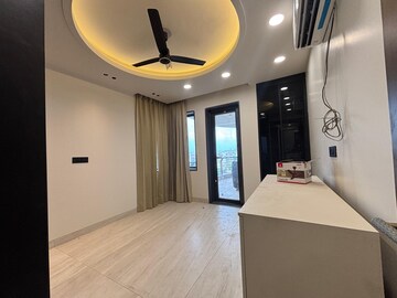 Room in 3 BHK Apartment at Conscient Heritage Max, Sector 102 – for Rent