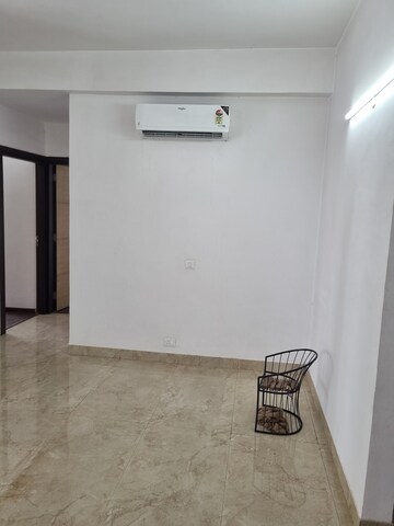 Room in 2 BHK Apartment at Paras Dews, Sector 106 – for Rent