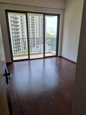 Room in 2 BHK Apartment at Paras Dews, Sector 106 – for Rent