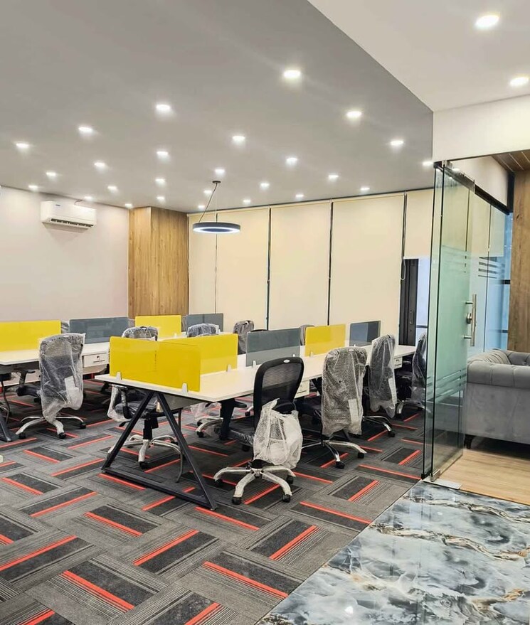 Gym, vijay nagar Commercial Office Space 1400 Sq.Ft. In Vijay Nagar Indore 8993010