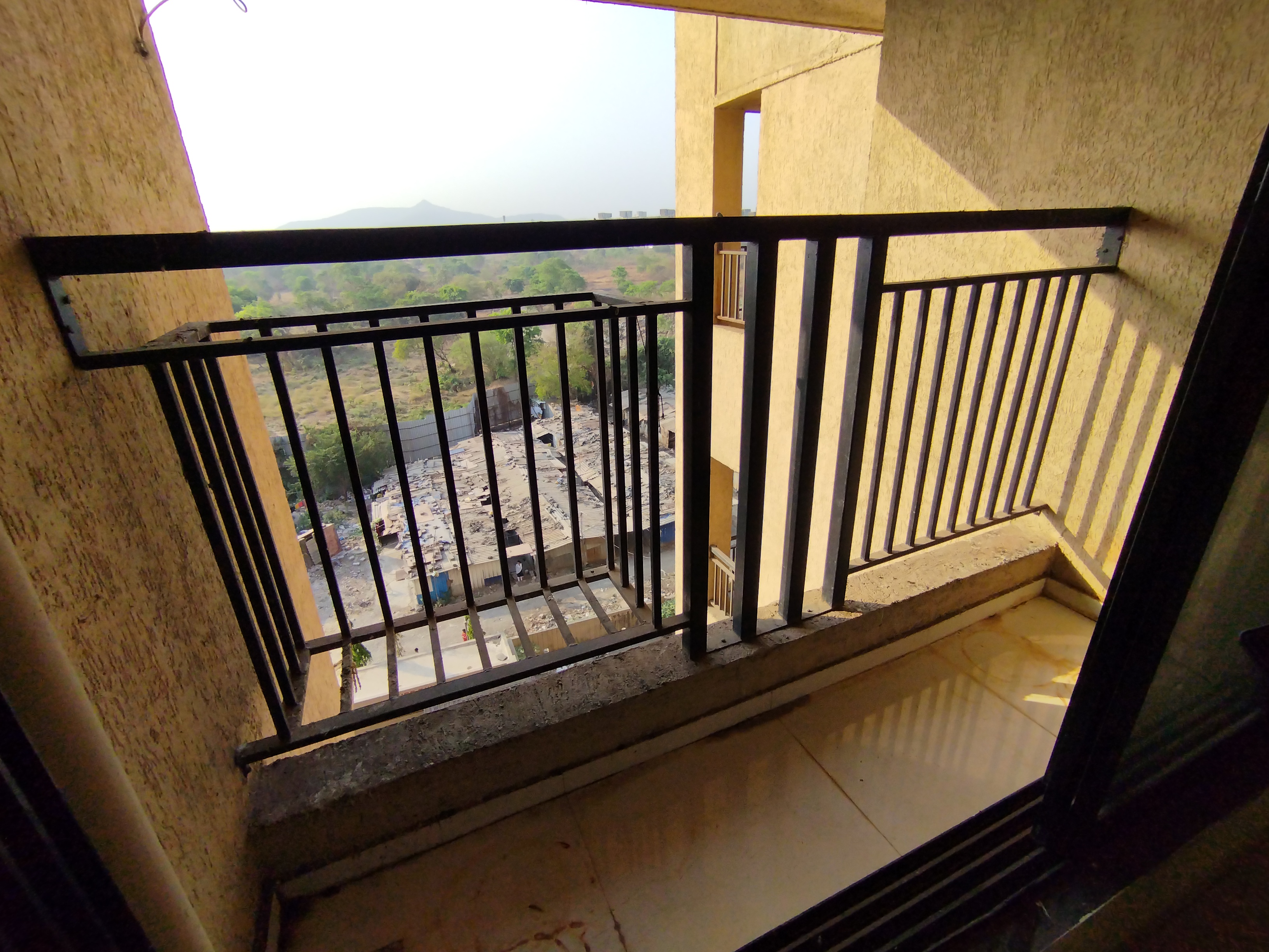 1 BHK + Servant Room Apartment For Rent in Raunak City Sector 4