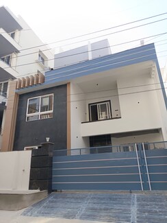 5 BHK + Pooja Room,Servant Room Villa For Sale in Kondapur