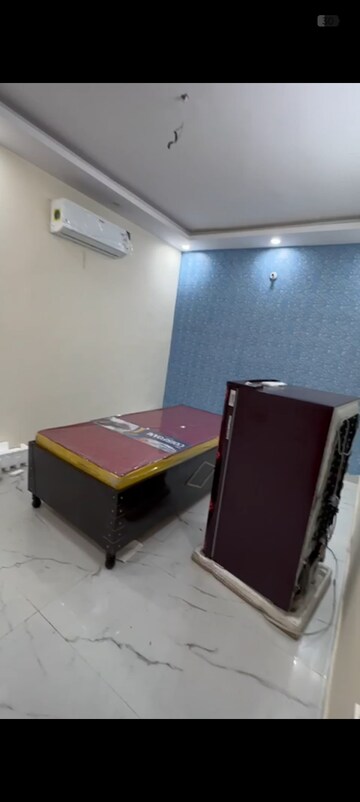 Team Area in 1.5 BHK Independent House at Karol Bagh – for Rent