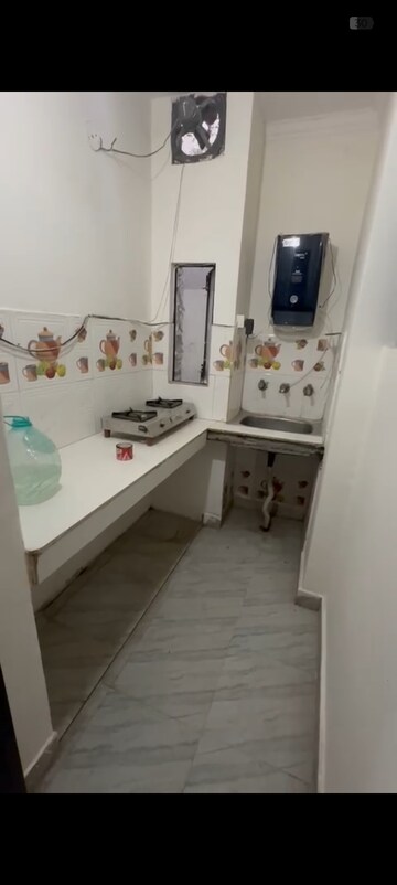 Kitchen in 1.5 BHK Independent House at Karol Bagh – for Rent