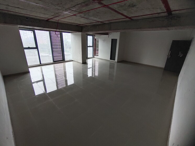 Room, tejas-imperial Commercial Office Space 1500 Sq.Ft. In Wakad Pune 8993072
