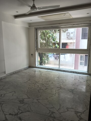 Room in 2 BHK Apartment at Dipti Jyot, Vile Parle East – for Rent