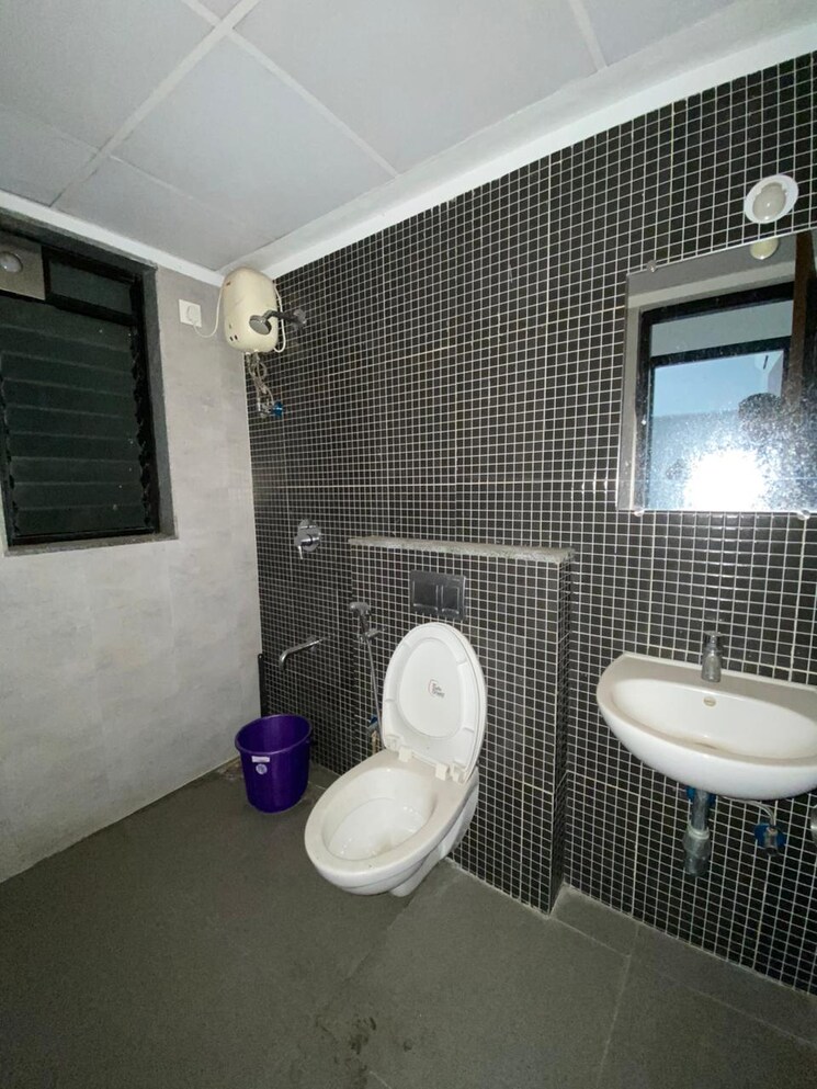 Bathroom, lodha-palava-downtown 2 Bedroom 734 Sq.Ft. Apartment In Dombivli East Thane 8993087