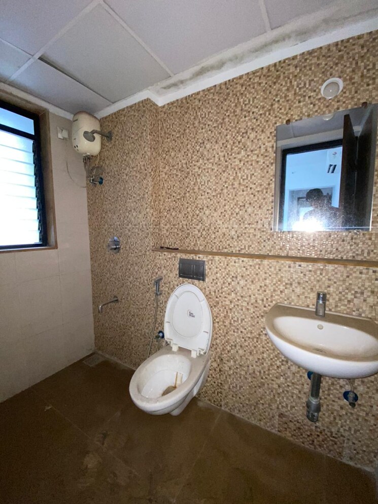 Bathroom, lodha-palava-downtown 2 Bedroom 734 Sq.Ft. Apartment In Dombivli East Thane 8993087