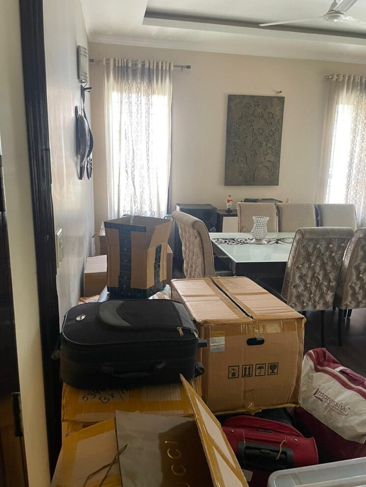 Living Room, sector 21b 4 Bedroom 500 Sq.Yd. Builder Floor In Sector 21b Faridabad 8993124