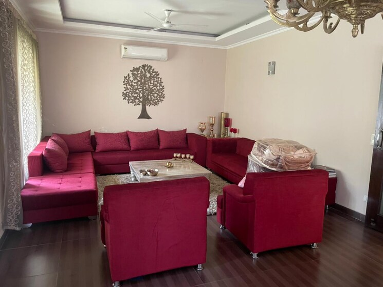 Bedroom, sector 21b 4 Bedroom 500 Sq.Yd. Builder Floor In Sector 21b Faridabad 8993124