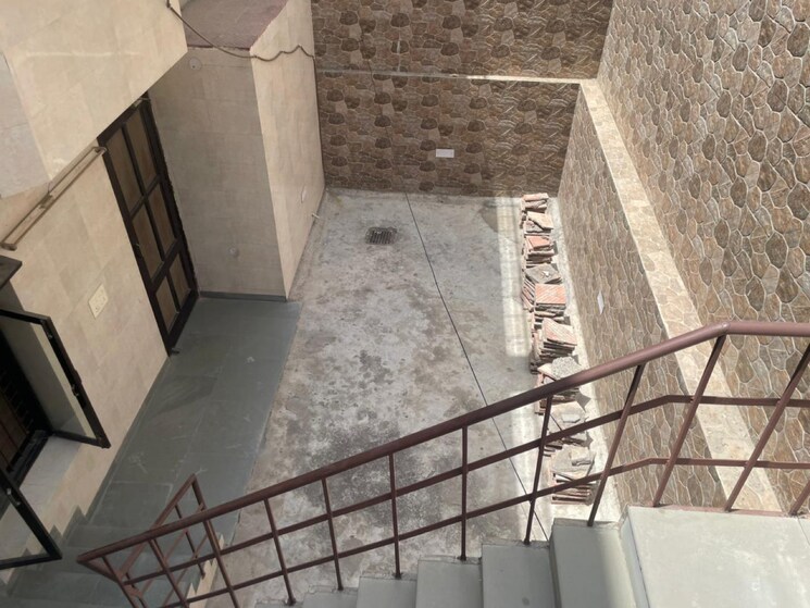 Balcony, sector 21b 4 Bedroom 500 Sq.Yd. Builder Floor In Sector 21b Faridabad 8993124