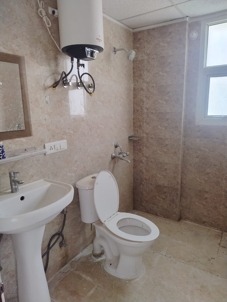 Bathroom, omaxe-residency-ii 3 Bedroom 1575 Sq.Ft. Apartment In Gomti Nagar Lucknow 8993133