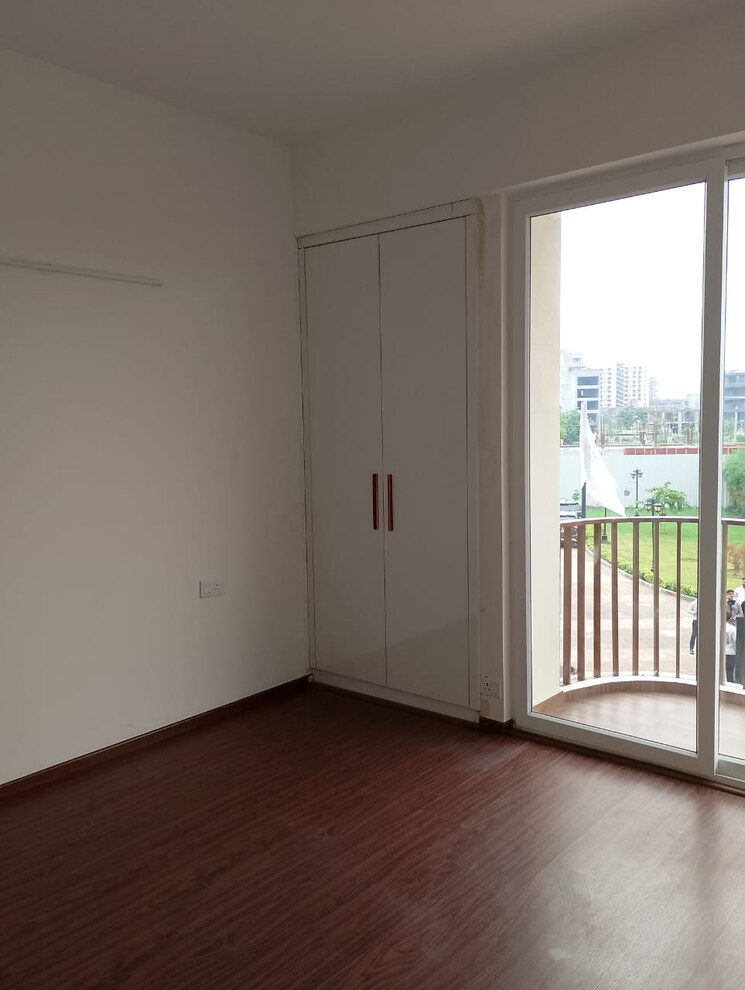 Room, mrg-crown 3 Bedroom 1359 Sq.Ft. Apartment In Sector 106 Gurgaon 8984447