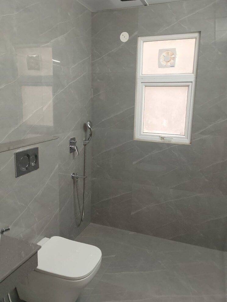 Bathroom, mrg-crown 3 Bedroom 1359 Sq.Ft. Apartment In Sector 106 Gurgaon 8984447