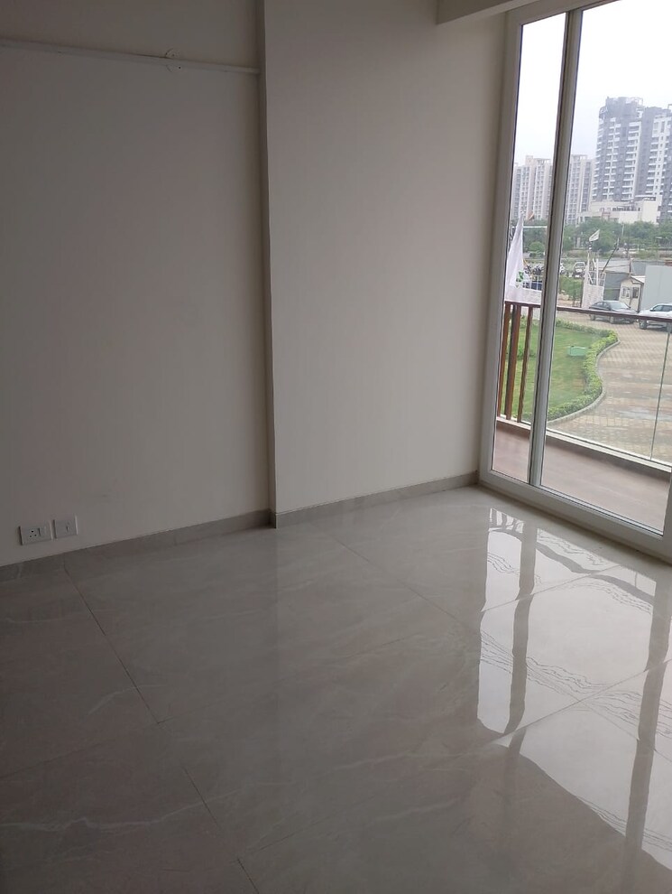 Room, mrg-crown 3 Bedroom 1359 Sq.Ft. Apartment In Sector 106 Gurgaon 8984447