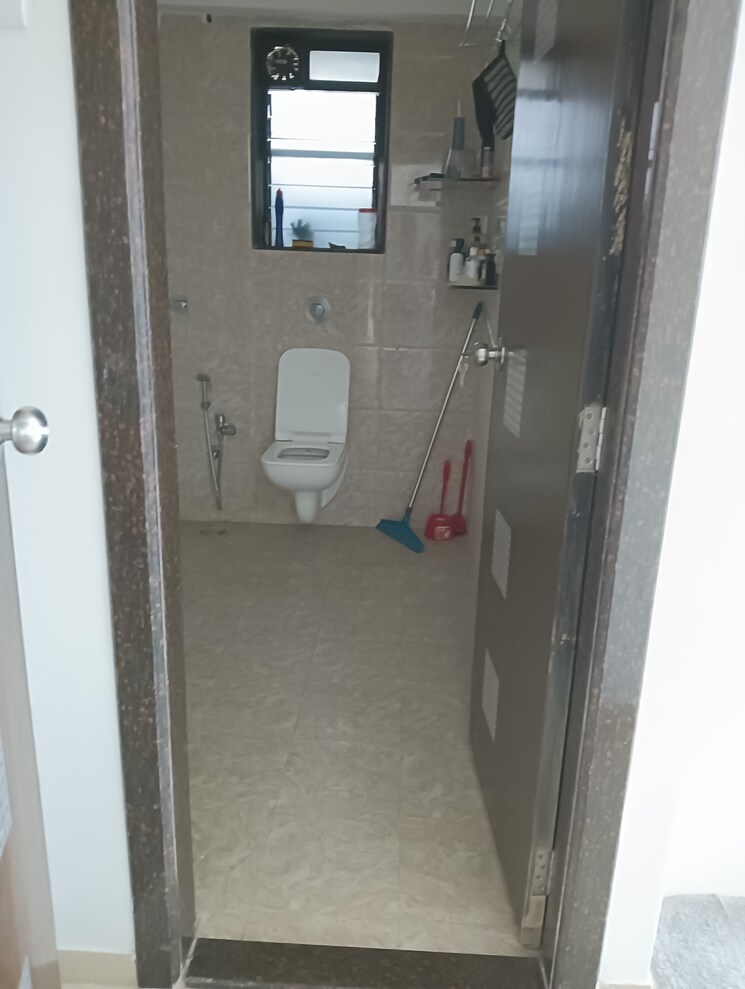 Bathroom, bajaj-jayshree-chs 3.5 Bedroom 1500 Sq.Ft. Builder Floor In Vile Parle West Mumbai 8993125