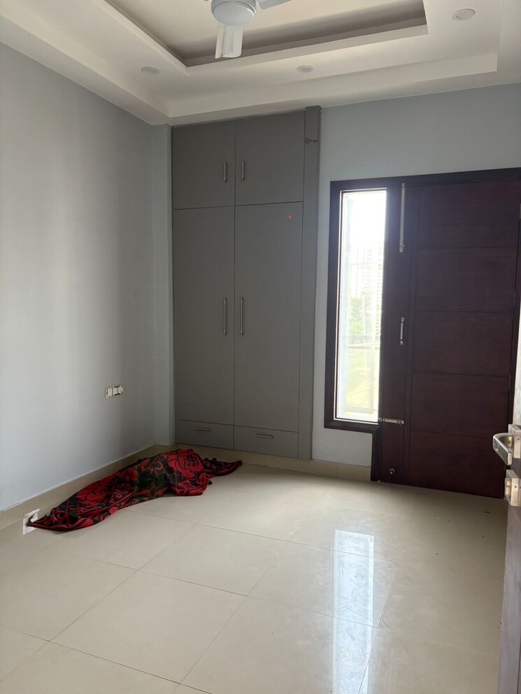 Room, fidato-honour-homes 3 Bedroom 250 Sq.Yd. Builder Floor In Sector 89 Faridabad 8993098