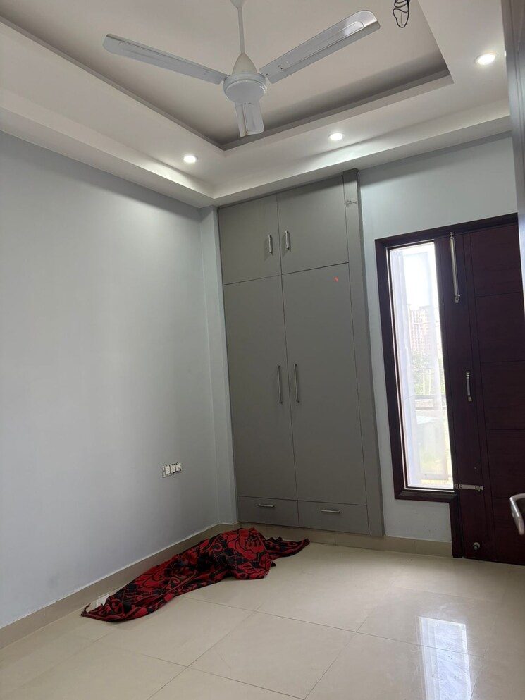 Room, fidato-honour-homes 3 Bedroom 250 Sq.Yd. Builder Floor In Sector 89 Faridabad 8993098