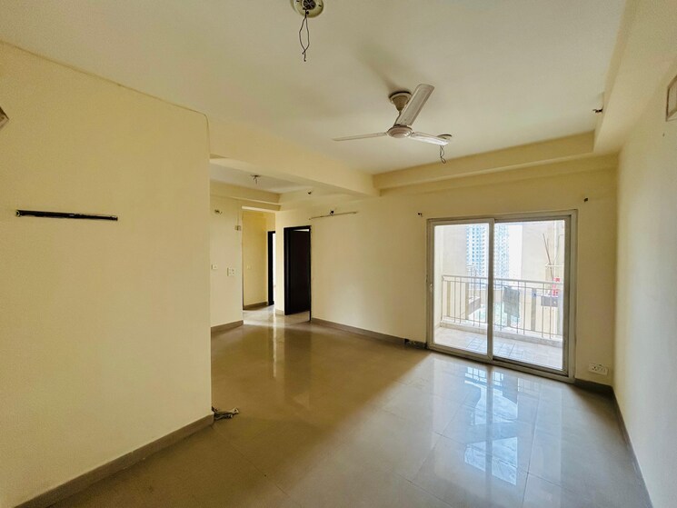 Room, gaur-city-2-14th-avenue 3 Bedroom 1300 Sq.Ft. Apartment In Sector 16c Greater Noida Greater Noida 8993130