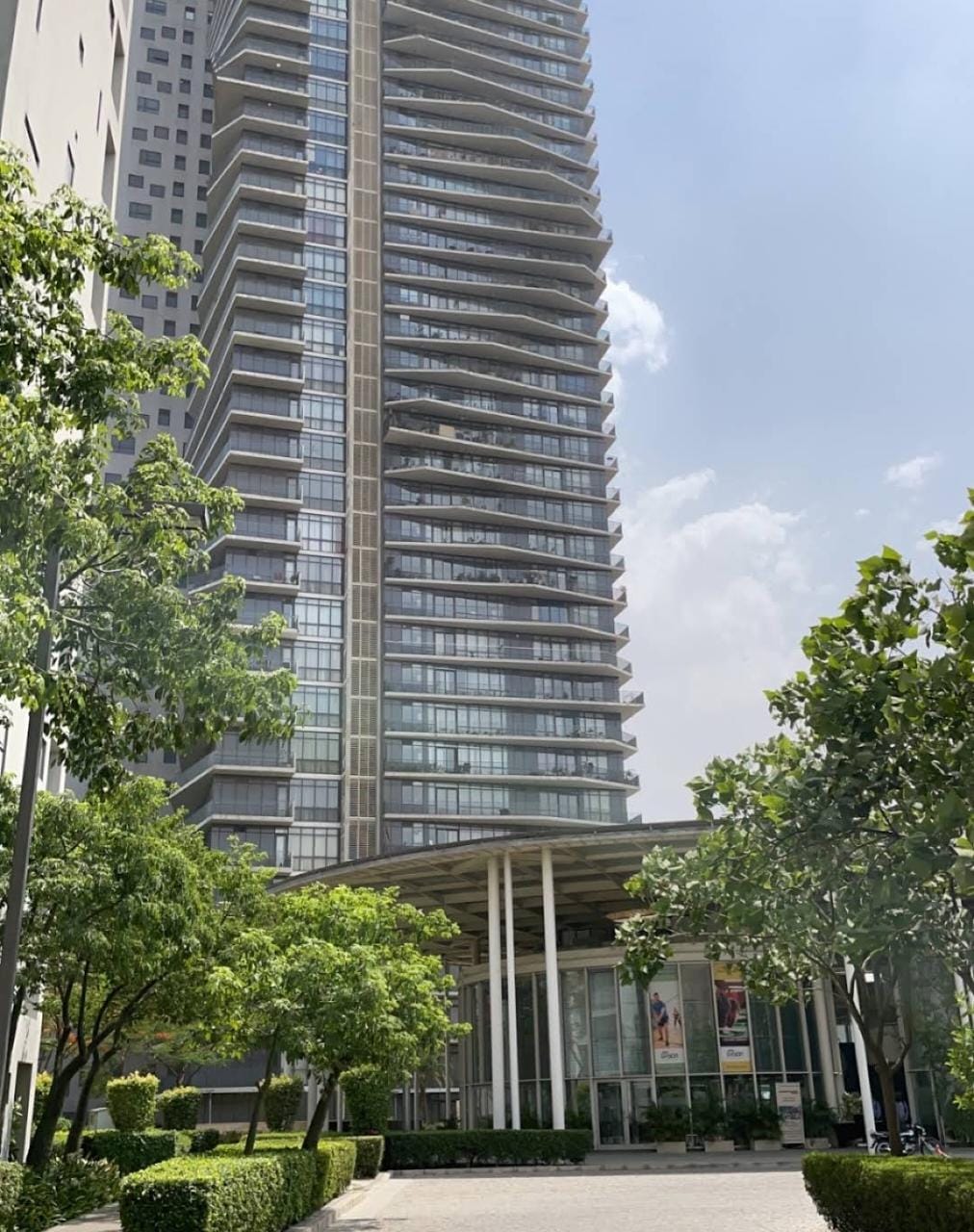 2 BHK + Servant Room Apartment For Sale in Ireo Skyon