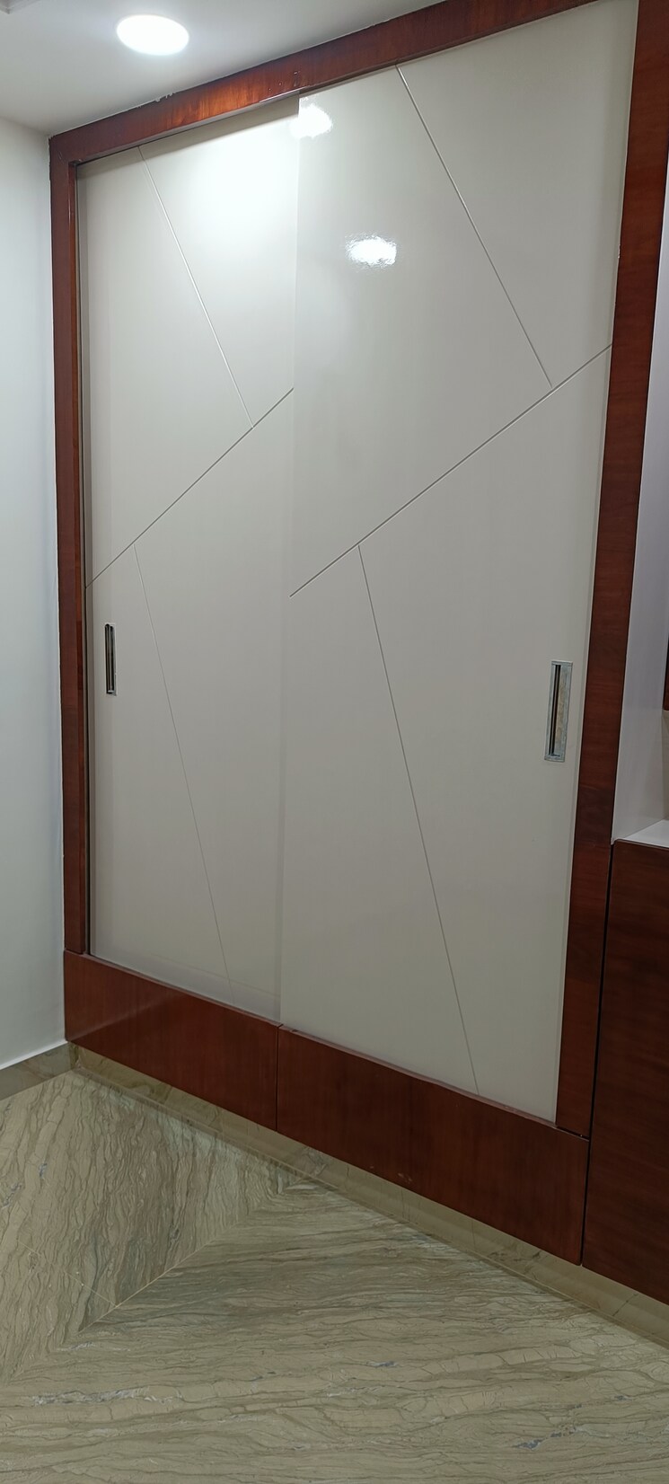 Room, rohini sector 7 3 Bedroom 64 Sq.Mt. Builder Floor In Rohini Sector 7 Delhi 8993137