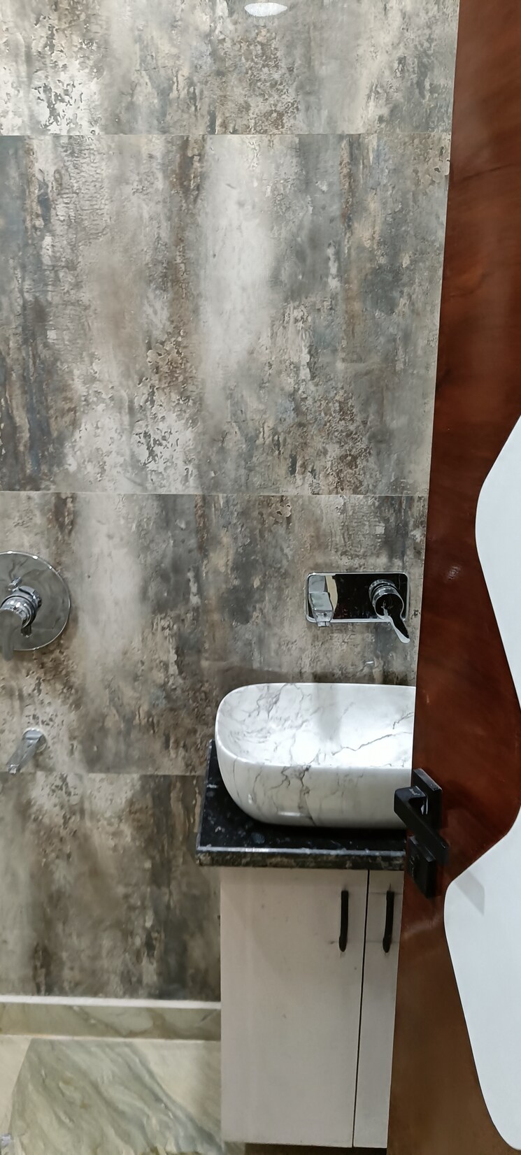 Bathroom, rohini sector 7 3 Bedroom 64 Sq.Mt. Builder Floor In Rohini Sector 7 Delhi 8993137