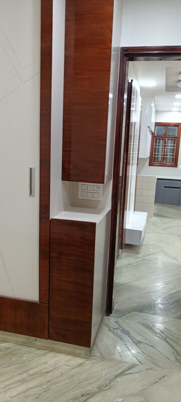 Balcony in 3 BHK Builder Floor at Rohini Sector 7 – for Rent