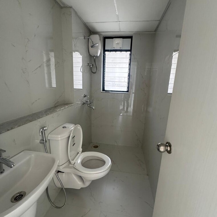 Bathroom, runwal-gardens-phase-2 3 Bedroom 904 Sq.Ft. Apartment In Kalyan Shilphata Road Thane 8993147