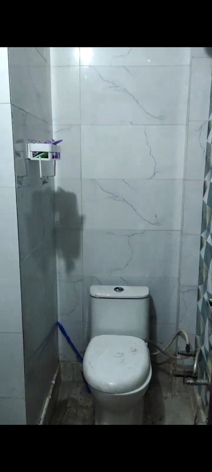 Bathroom, rohini 1 Bedroom 32 Sq.Mt. Builder Floor In Rohini Delhi 8993161