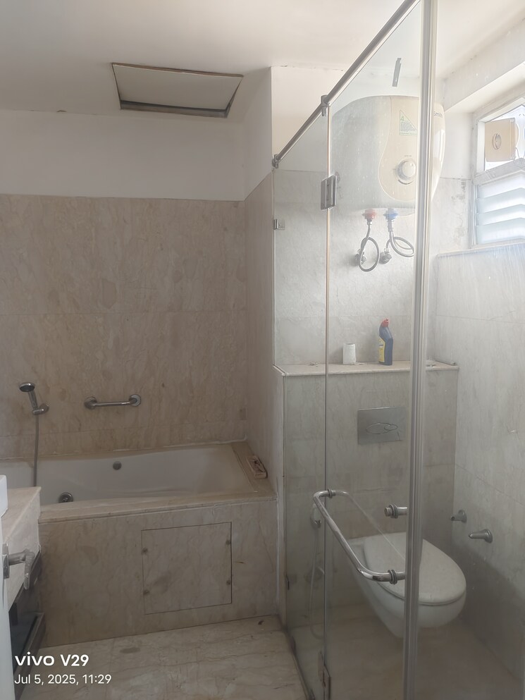 Bathroom, m3m-golf-estate 4 Bedroom 4085 Sq.Ft. Apartment In Sector 65 Gurgaon 8993183