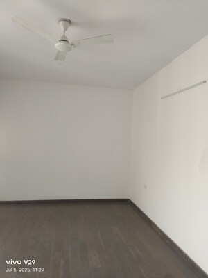 Room in 4 BHK Apartment at M3M Golf Estate, Sector 65 – for Sale