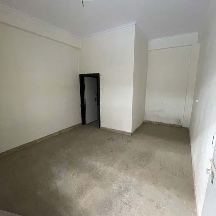 Room, sector 70 Pg For Boys & Girls In Sector 70 8993223