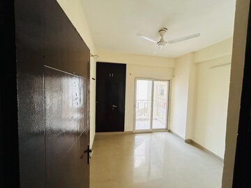Room in 2 BHK Apartment at Eros Sampoornam, Sector 2 Greater Noida – for Sale