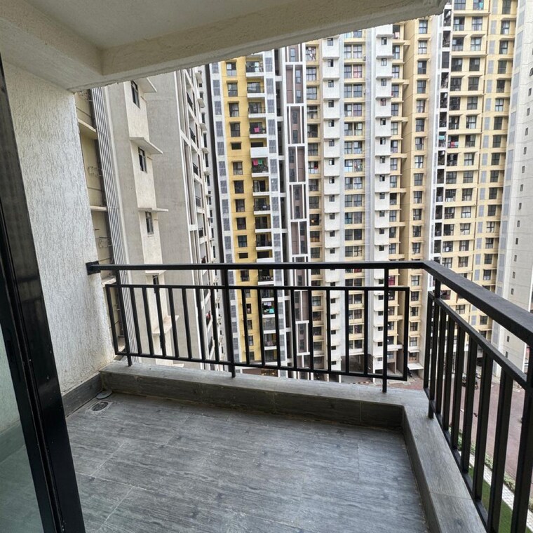 Balcony, runwal-gardens-phase-2 1 Bedroom 470 Sq.Ft. Apartment In Kalyan Shilphata Road Thane 8993194