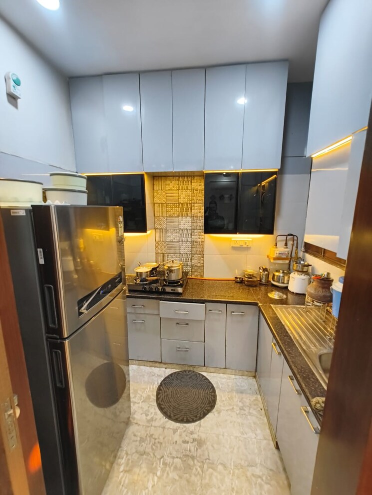Kitchen, paschim vihar 3 Bedroom 1000 Sq.Ft. Builder Floor In Paschim Vihar Delhi 8993198