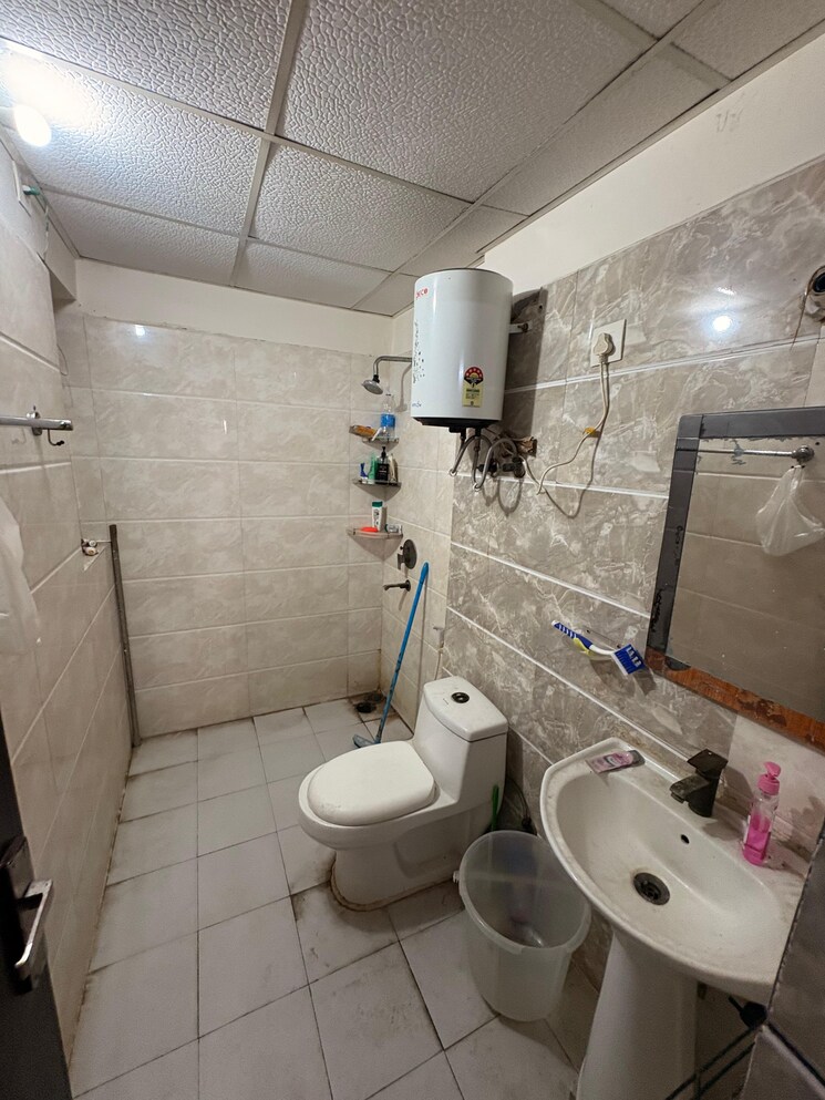 Bathroom, aims-golf-city 2 Bedroom 950 Sq.Ft. Apartment In Sector 75 Noida 8993196