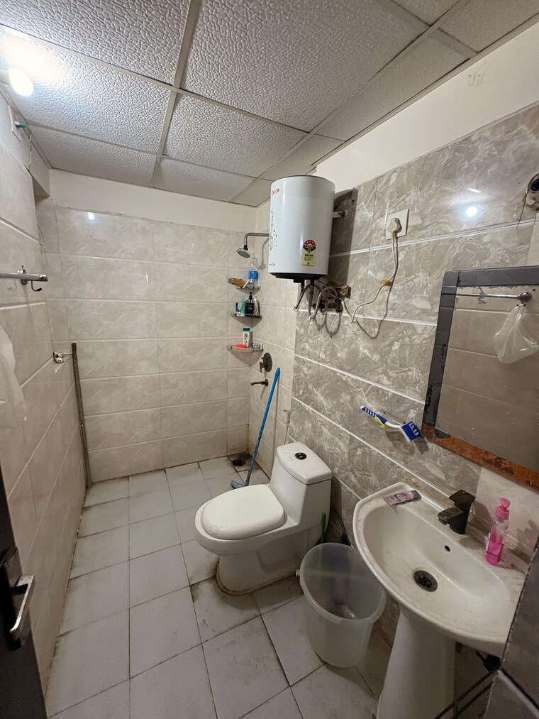 Bathroom, aims-golf-city 2 Bedroom 950 Sq.Ft. Apartment In Sector 75 Noida 8993196