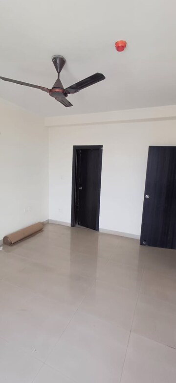 Room in 2.5 BHK Apartment at Devika Gold Homz, Sector 1 Greater Noida – for Rent