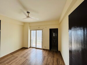 Room in 2 BHK Apartment at Eros Sampoornam, Sector 2 Greater Noida – for Sale