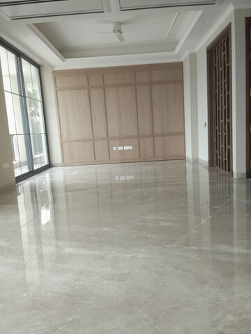 Room in 4 BHK Builder Floor at Vasant Vihar – for Sale