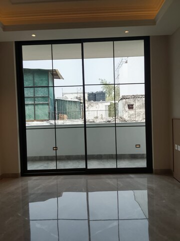 Room in 4 BHK Builder Floor at Vasant Vihar – for Sale
