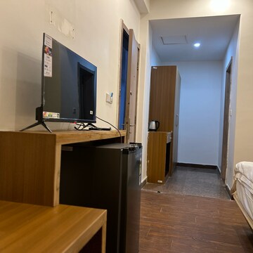 Kitchen in  Pg at Dlf Cyber City – for Rent