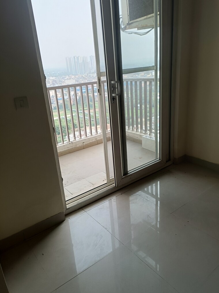 Room, pioneer-park-phase-1 3 Bedroom 2060 Sq.Ft. Apartment In Sector 61 Gurgaon 8993300