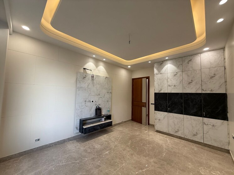 undefined, paschim vihar 4 Bedroom 2500 Sq.Ft. Builder Floor In Paschim Vihar Delhi 8993303