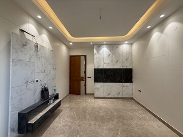 Building Lobby in 4 BHK Builder Floor at Paschim Vihar – for Sale